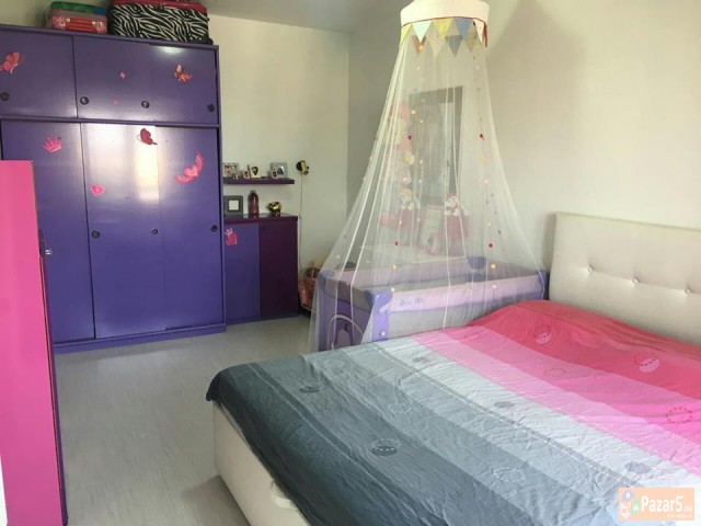 Реновиран трособен стан во Центар