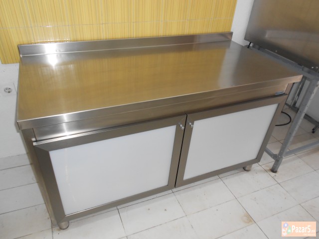 Prodavam Oprema Za Slatkari