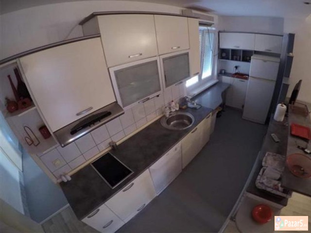 СЕ ИЗДАВА ЧЕТВОРОСОБЕН СТАН ВО ЦЕНТАР