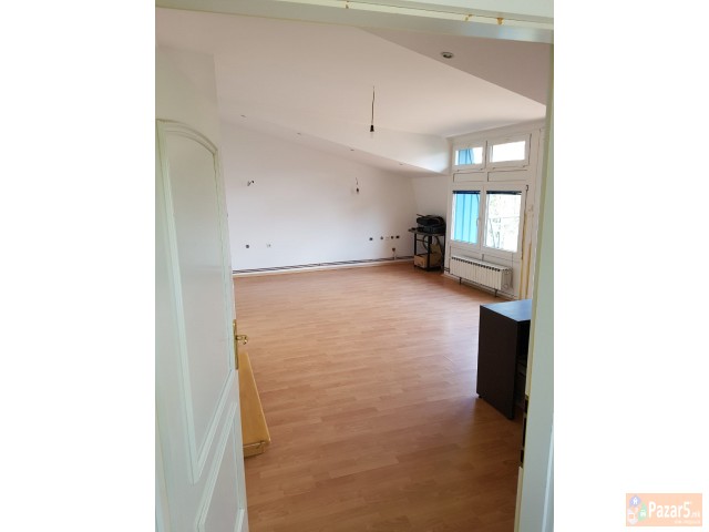 СЕ ПРОДАВА 4-СОБЕН СТАН ВО НОВО ЛИСИЧЕ