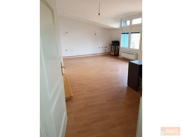 СЕ ПРОДАВА 4-СОБЕН СТАН ВО НОВО ЛИСИЧЕ