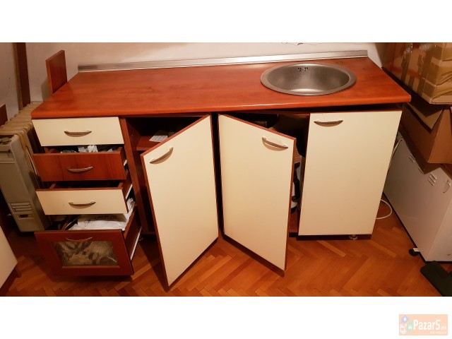 Se Prodavaat Elementi Od Kujna I Spalna Soba