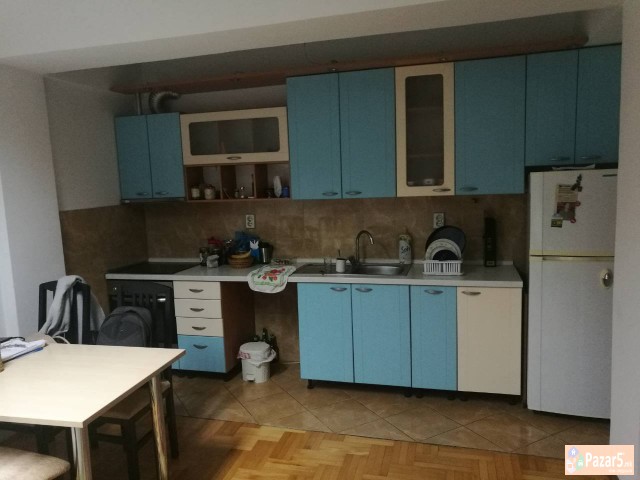 Izdavam stan vo Micurin