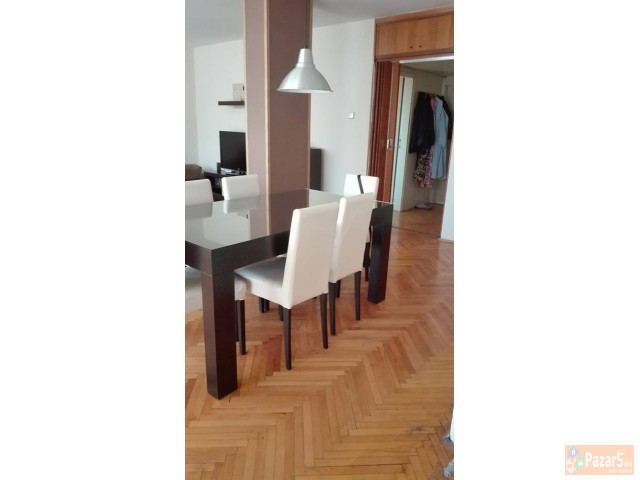 Се продава четорособен стан во Карпош, поточно во 