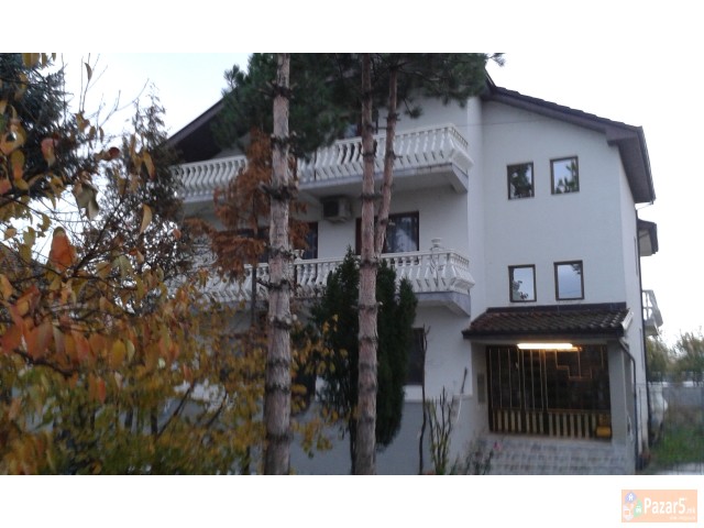 Se Prodava Kuka Vo Cento