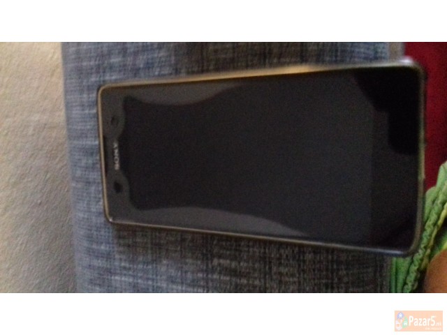 Prodavam soni xperia e5