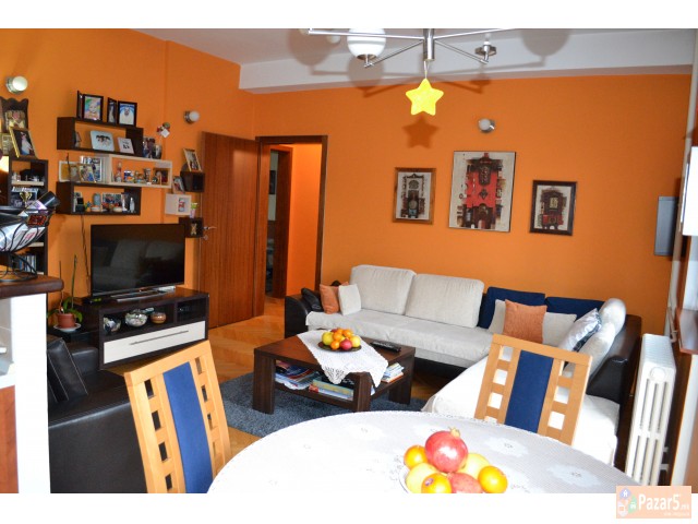 Продавам стан во Центар 64 M2 - Цена по договор