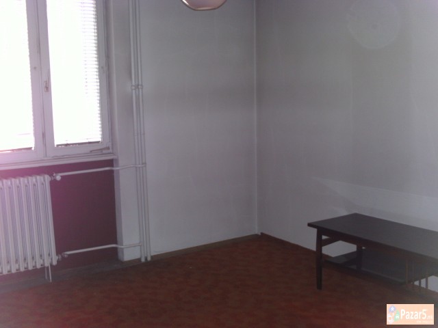 СЕ ПРОДАВА 3-СОБЕН СТАН ВО КУЛИТЕ НА ГРАДСИ ЅИД