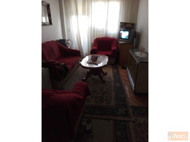 изнајмувам наместен стан