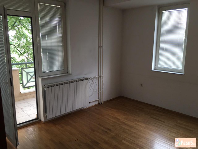 Se prodavaat PVC prozorci