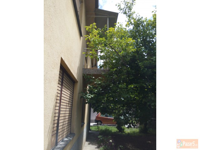 Продавам куќа во бутел 1