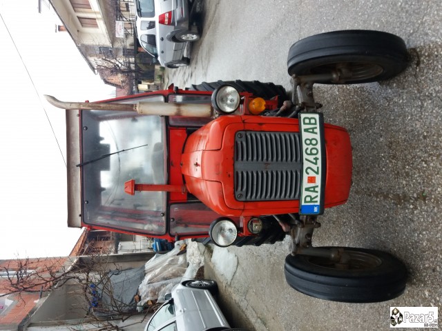 Traktor imt 539