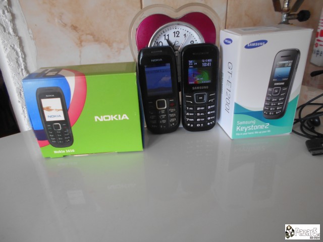 SE PRODAVAAT DVA MOBILNI
