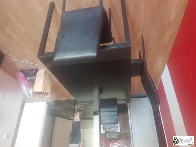 Se prodava masa so 6 stolici,staklo nova