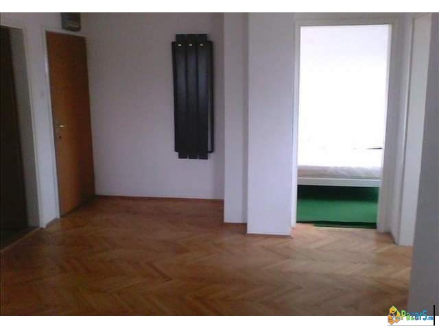 Prodavam trosoben stan 6sprat so lift centar 07797