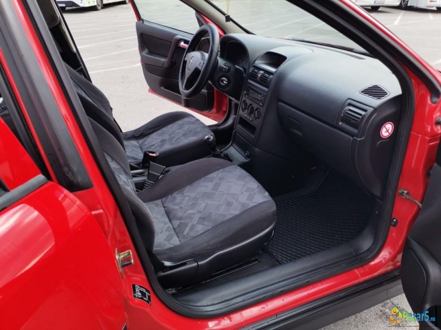 Opel Astra 1.6 произведена 1999 година 74kw/100hp 