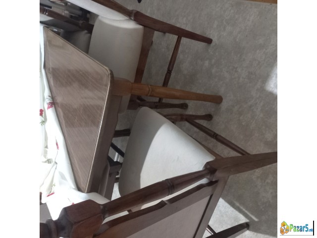 Prodavam Trpezariska Masa I Stolivi I Dnevna Garni