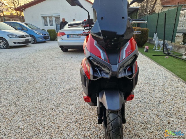 Skuter Xdv 300 Piaggio Masina 26ks. 2025g..zamena