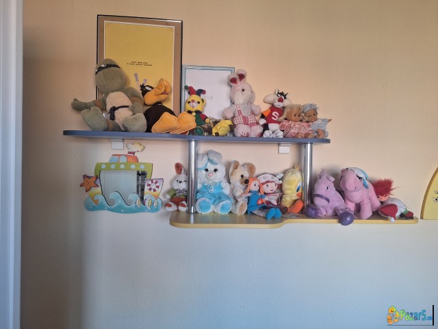 Детска-кревети и полици