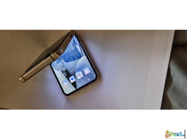Se Prodava Samsung Galaxy Z Flip 5