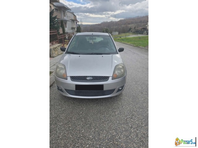 Продавам Ford Fiesta