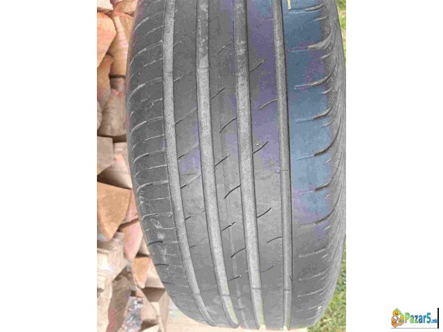 Слика за огласот: Prodavam 2 letni gumi 215/60 R17