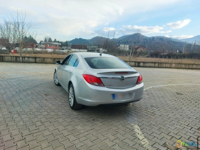 OPEL INSIGNIA 2.0 cdti 81kw socuvana,registrirana