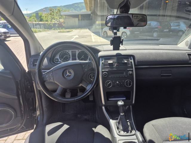 Mercedes B 180 - thumbnail 3