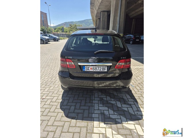 Mercedes B 180