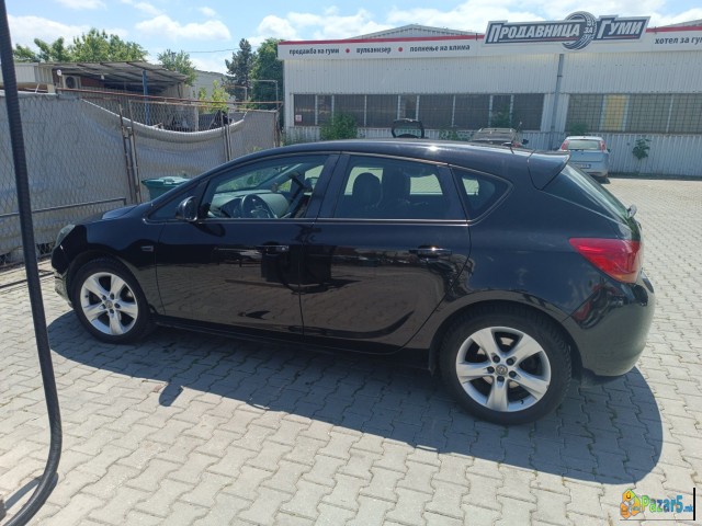 Se prodava Opel Astra J 1.7 CDTI 2011 - thumbnail 2