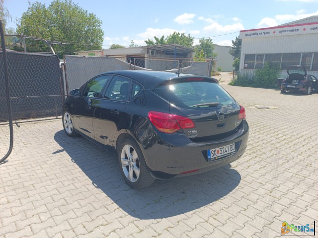 Se prodava Opel Astra J 1.7 CDTI 2011