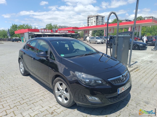 Se prodava Opel Astra J 1.7 CDTI 2011 - thumbnail 3
