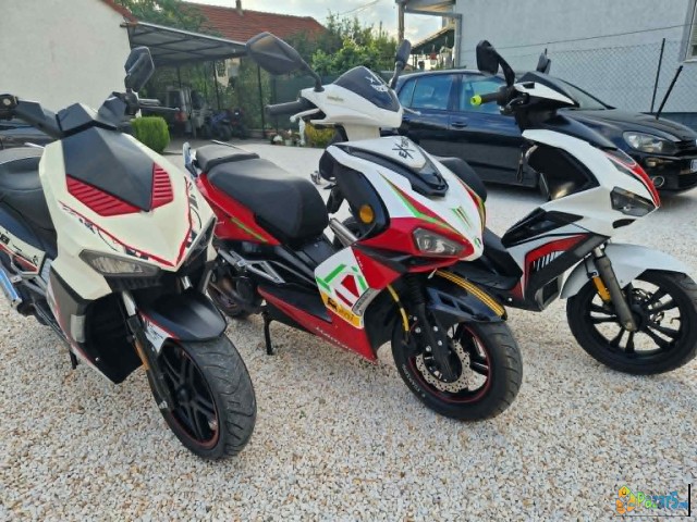 3 Komada Italjet A9 A8 Ekstra Sostojba