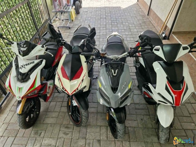 4 Skut. Italjet Hamac R9 A9 A8 Ekstra Sostojba