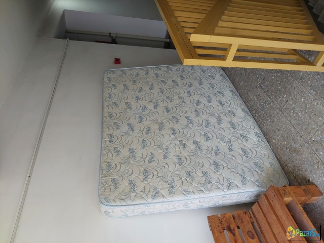 Podaruvam dushek 160/200 cm koristen vo  dobra sost