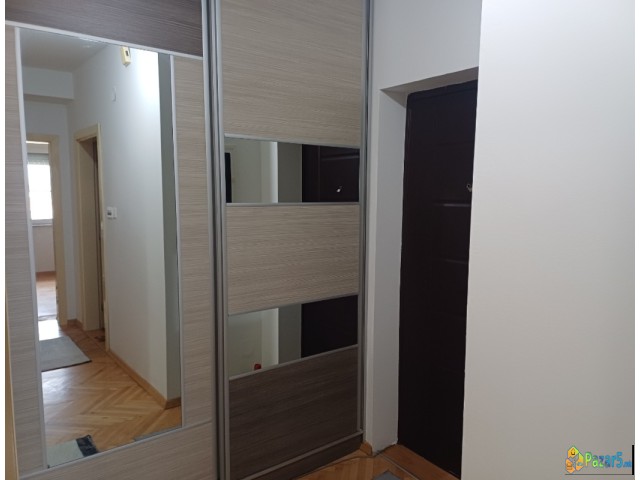 Се издава стан во Струмица. Контакт 075347899