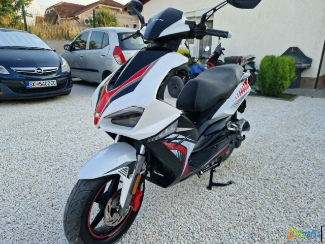 Hamachi Evoc 4t. 50k. So 3900km. Kupen 2022g.
