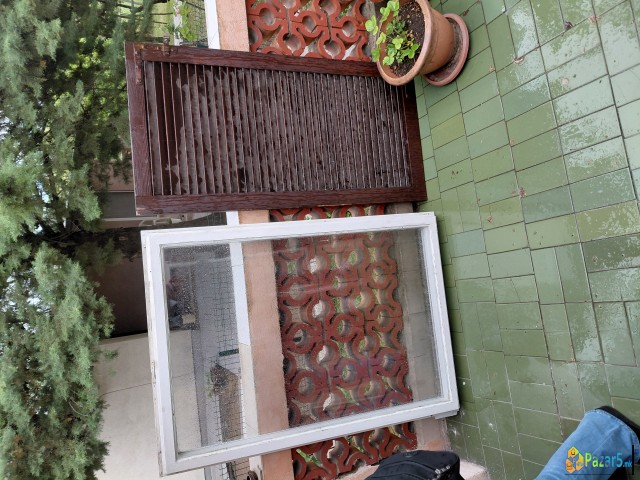 Prodavam dve dupli balkanski vrati so drveni kapac