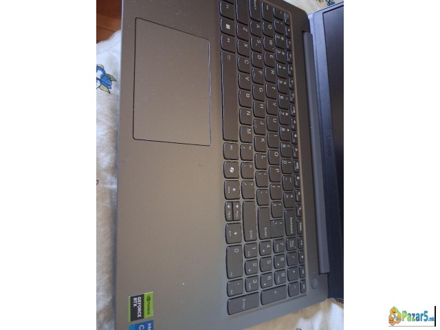 Prodavam Laptop Lenovo