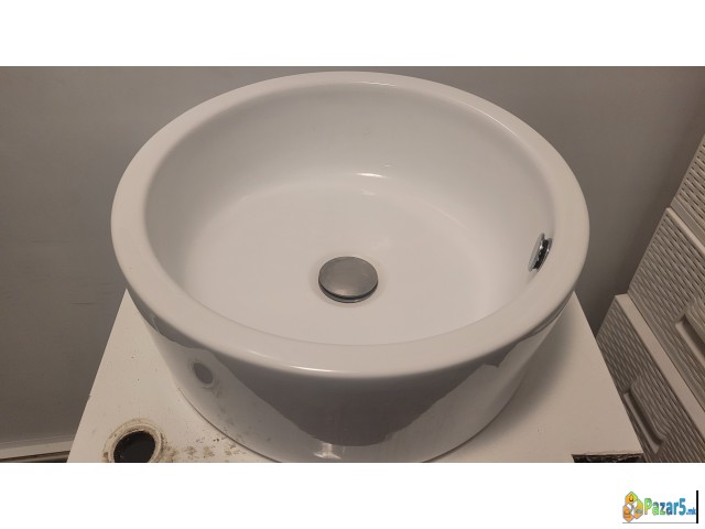 Се продава надградно лавабо за Wc 