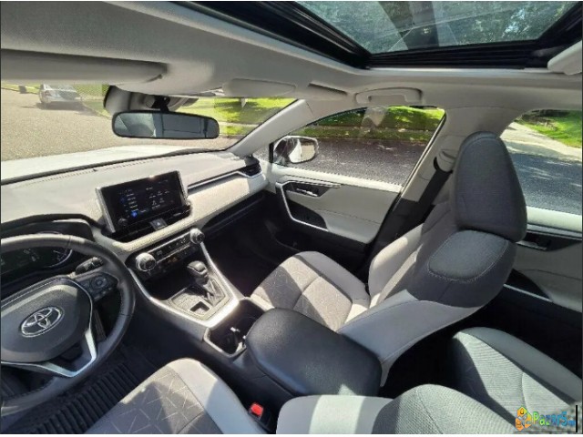2025 Toyota Rav4 Xle Full Options Model