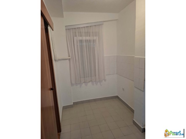Se Izdava Dvosoben Stan Pod Kirija