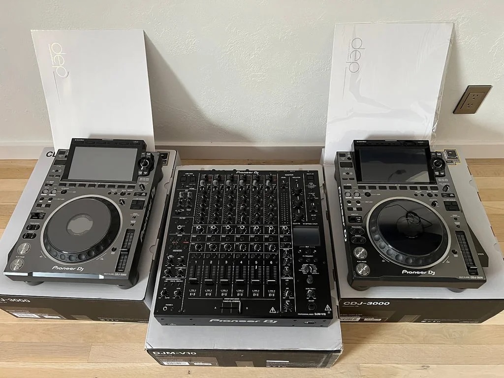Pioneer Cdj-3000 Multi-player / Pioneer Djm-a9 Dj 