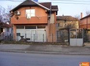  Dve Kuki Od 400m2 Vo Kumanovo