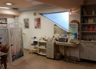 Se Prodava Deloven Prostor, Kozmeticko Studio