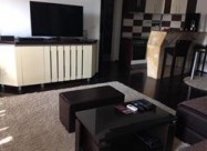 Izdavam Kompletno Namesten Stan 53m2