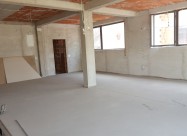 Se Prodavaat Lokali: Prizemje 66 M2 I Prv Sprat 70