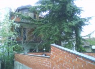 Prodavam Kuka Vo Crnice 260m2 Za Smao 160000 Evra