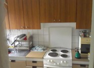 Плац со куќа