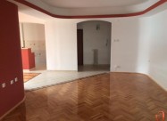Se Prodava Preubav 3soben Komplet Renoviran Stan V